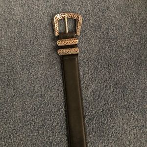 Brighton Classic Black leather belt. Has Silver buckle. Womens Medium
